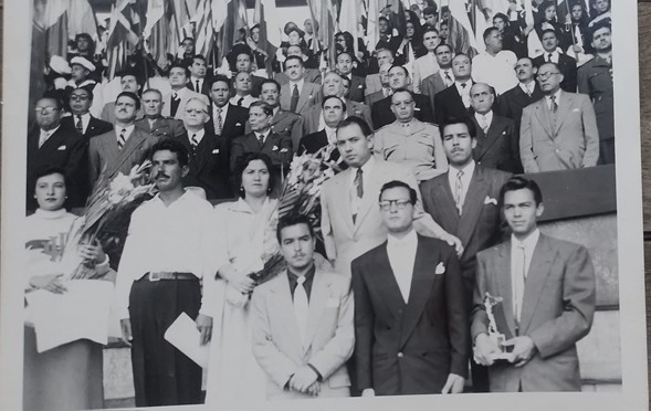 El Lic. Gonzalo Salas Rodríguez, Presidente del Comité Directivo Estatal del PRI de 1959 a 1968, originario de San Juan de Guadalupe. Lo acompañé como Director Juvenil del PRI en 1964-1966.
